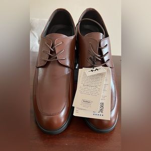Marino Ave Men’s Dress Shoes size 11.  New.  Brown Chestnut